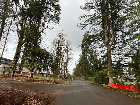 4th image of 5950 SW Prosperity Park Rd