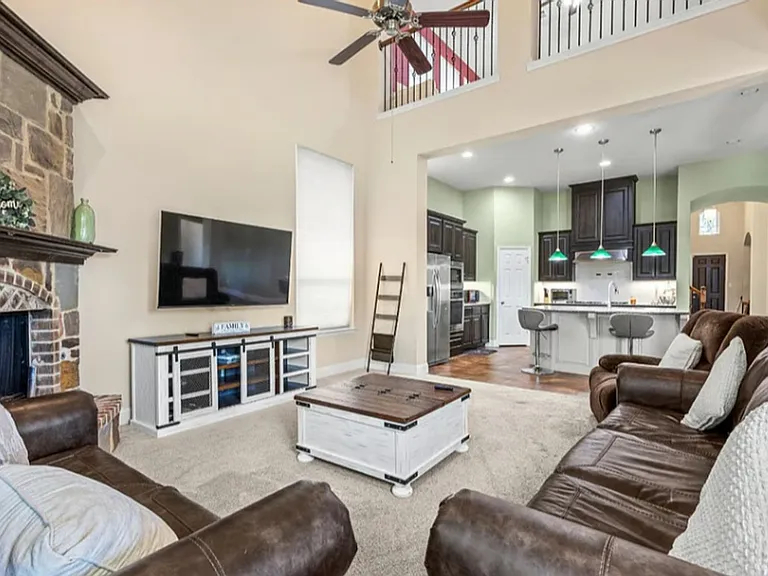 1036 Edgefield Ln — Photo 6
