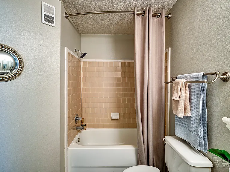 Crestview at Oakleigh Apartments — Photo 38