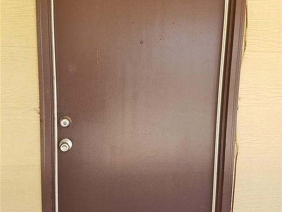 2nd image of 222 W Belmont St APT 205