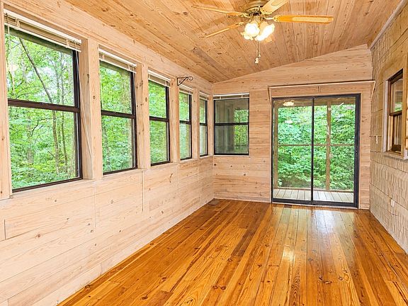 3rd image of 182 Sandy Ridge Rd