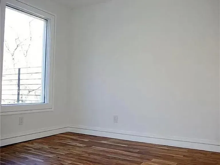 55 Trumbull St #21 — Photo 9