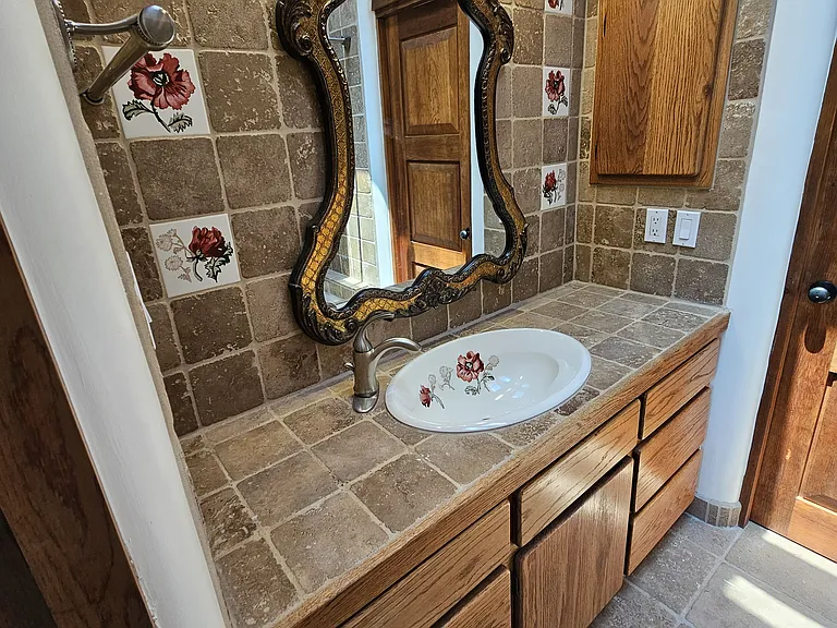1306 Lejano Ln — Photo 28