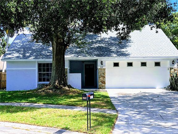 4th image of 1527 High Knoll Dr