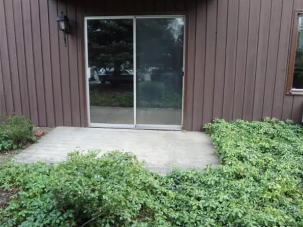 136 Deer Hill Avenue #B12, Danbury, CT 06810