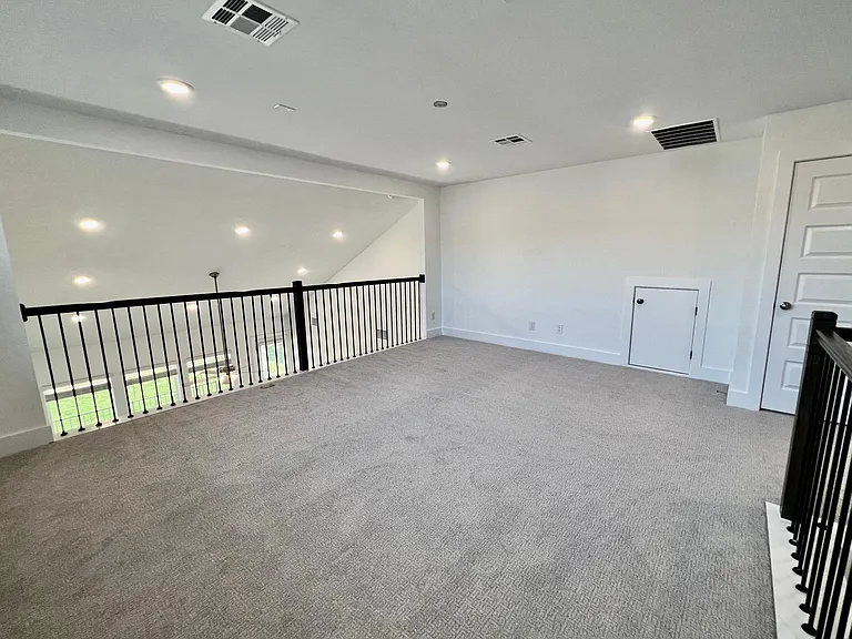 120 Green Knoll Ln — Photo 39