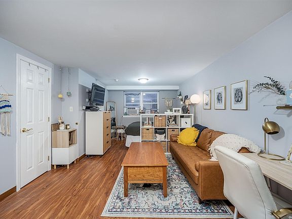 3rd image of 325 E Broadway APT F1