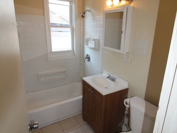 20 Bond St #18