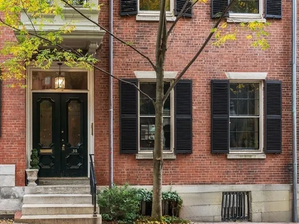 32 Chestnut St #1, Boston, MA 02108