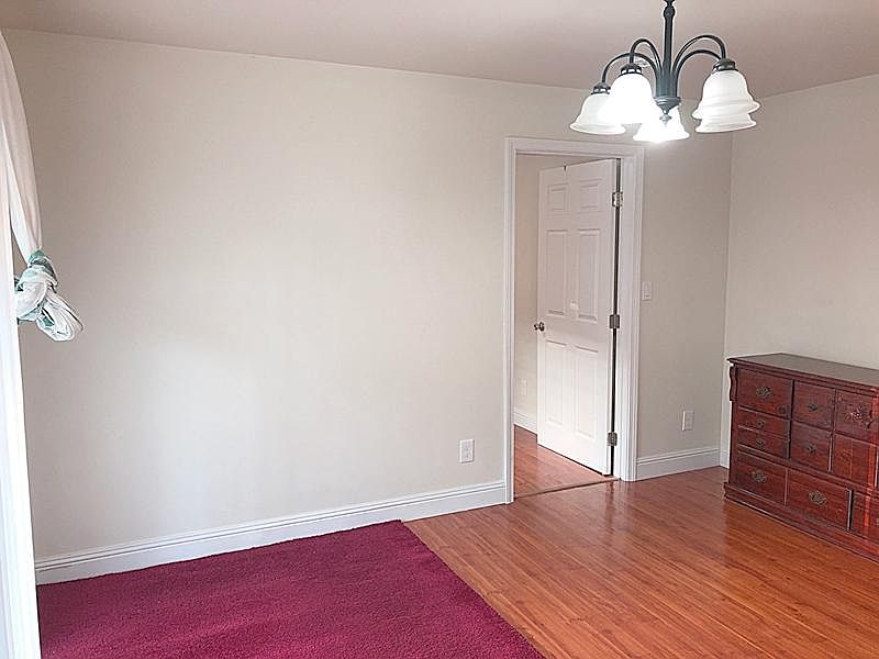 2nd image of 500 Eucalyptus Ave