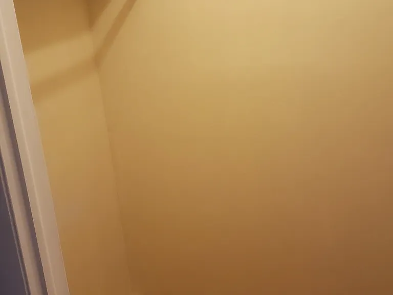 Master bedr walk in closet
