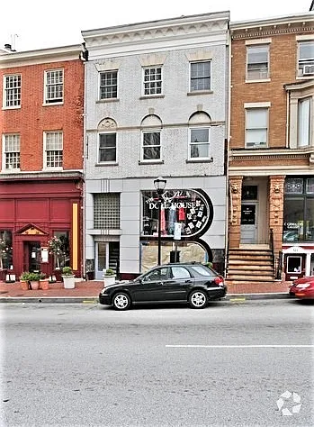 525 N. Charles St — Photo 2