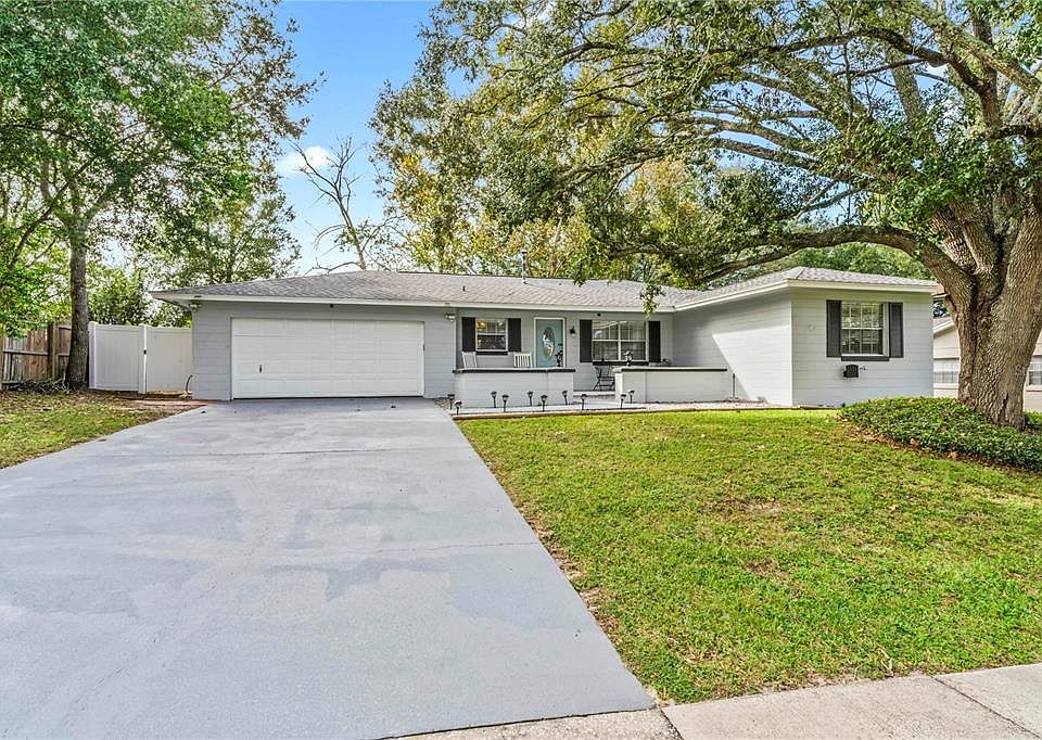 1st image of 222 Marion Oaks Ln