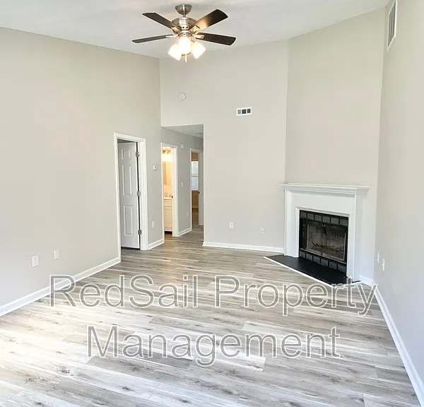 39 Whites Ln #A — Photo 3