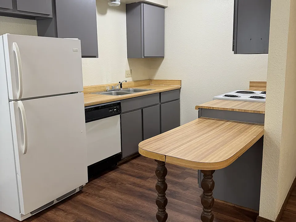 405 S Hester St #D
