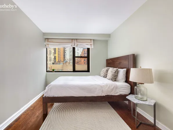 165 West 66th Street image 4 of 10