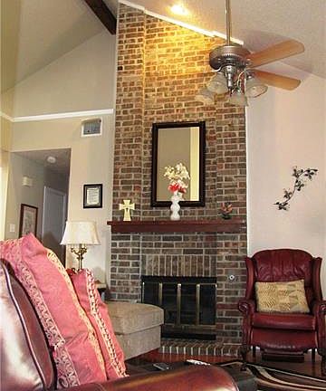 5th image of 2103 Rose Cliff Ln