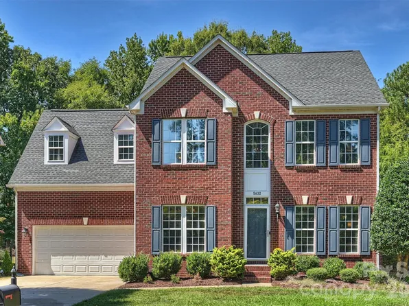 5632 Wrenfield Ct, Charlotte, NC 28277