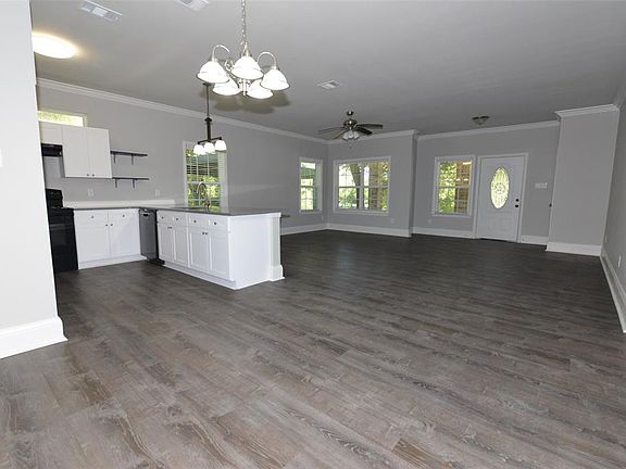 5th image of 106 Fairview Ave