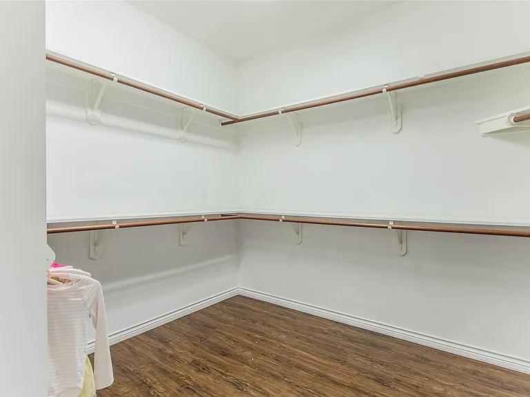 4129 Staten Island Dr — Photo 12