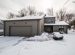 1022 Sprucedale Rd, Broadview Heights, OH 44147