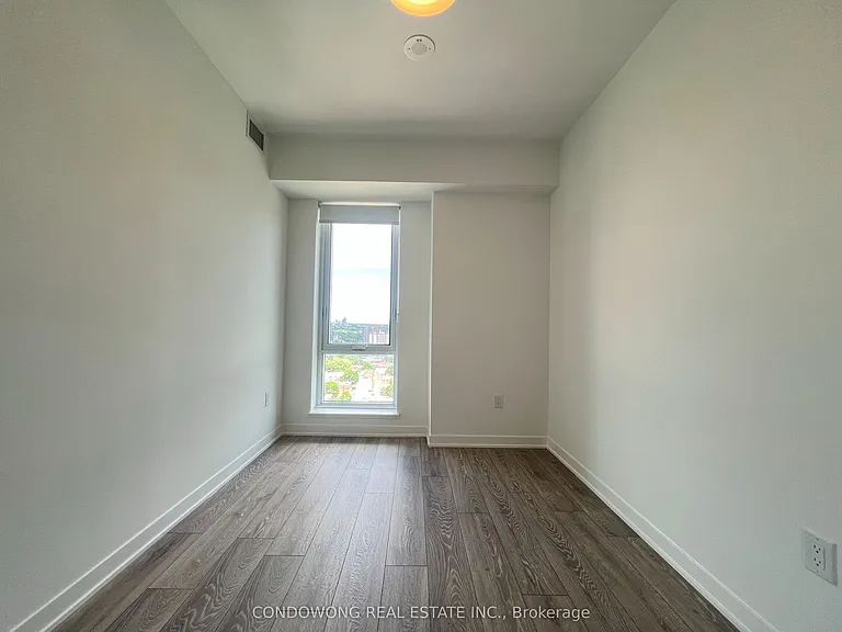 10 Oak St #1902 — Photo 4