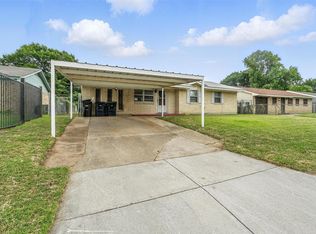 3825 Carey St, Fort Worth, TX 76119
