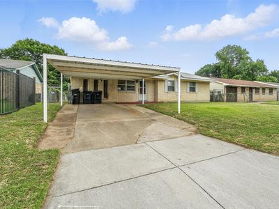 3825 Carey St, Fort Worth, TX, 76119
