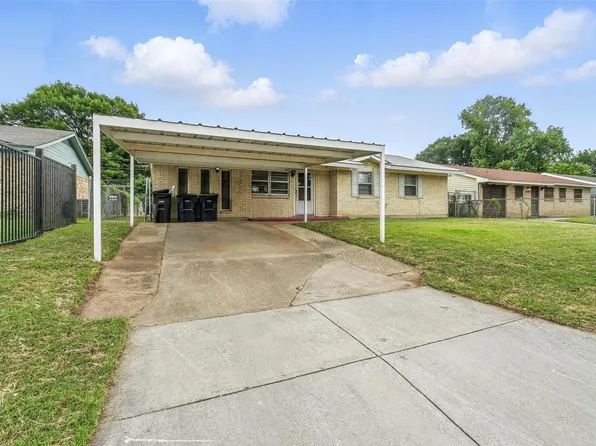 3825 Carey St, Fort Worth, TX 76119