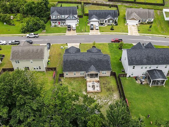 3rd image of 243 Legacy Lane