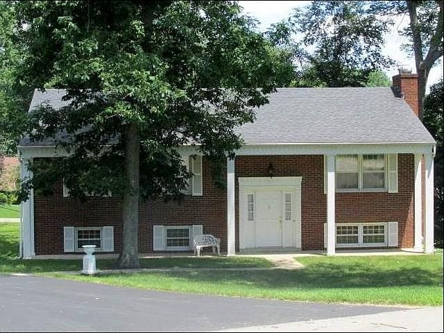 1st image of 2750 Graham Dr NE