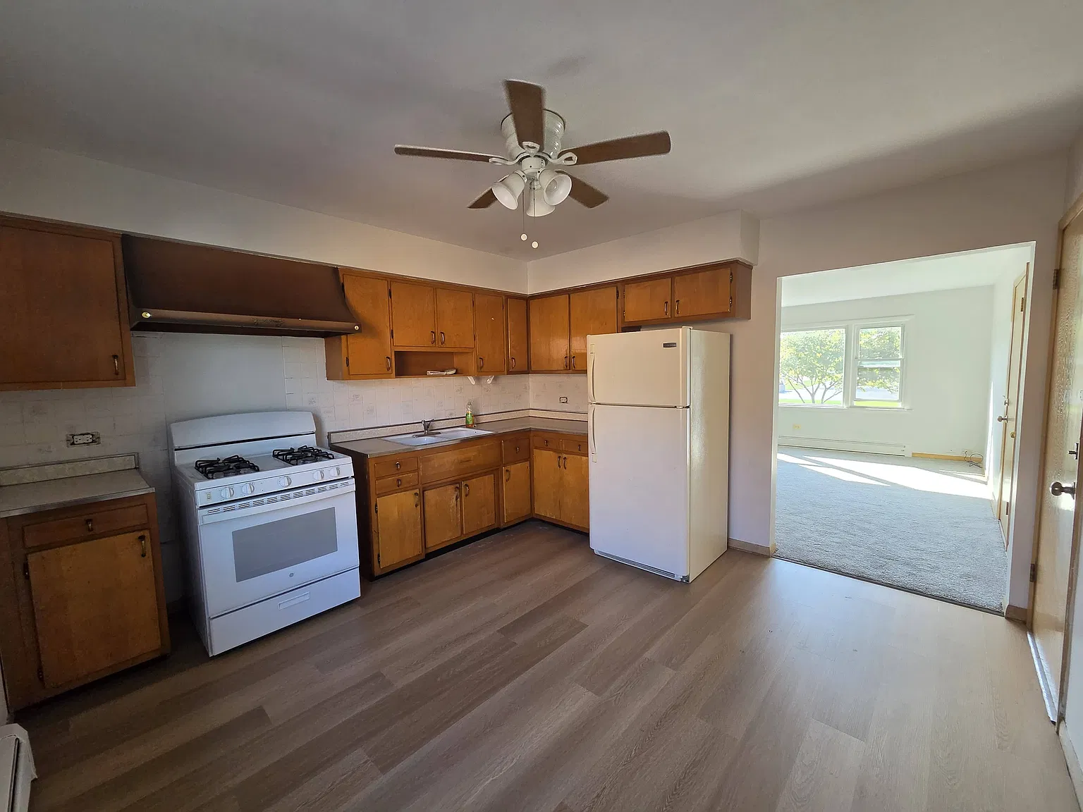 2 bed, 900 sqft, $1,675 — Photo 3