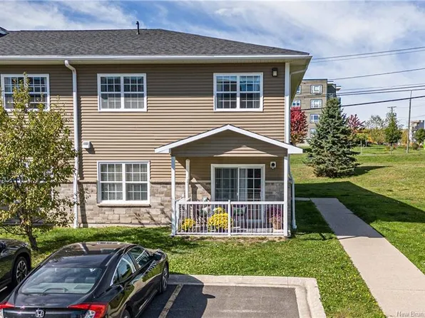 700 Cliffe St #112, Fredericton, NB E3A 5V2