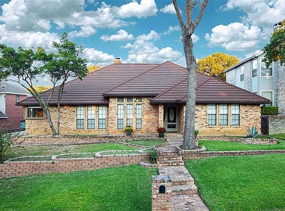 2nd image of 6624 Townlake Cir