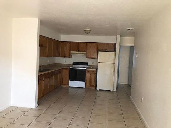 4th image of 1204 E Yukon St APT B