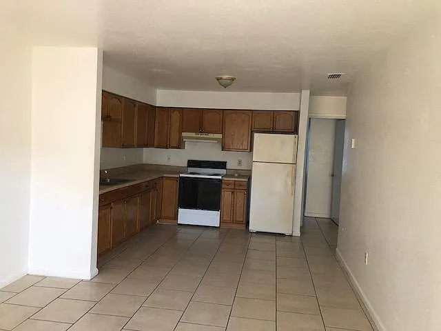 1204 E Yukon St #B — Photo 4