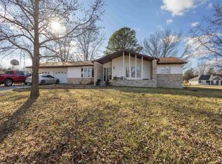 16391 Old Creal Springs Rd, Marion, IL 62959