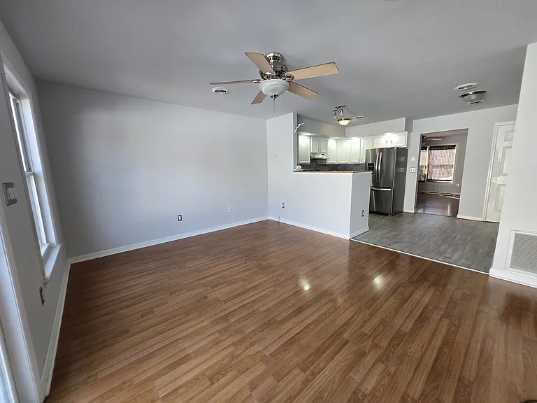 3566 Edgemont St — Photo 11