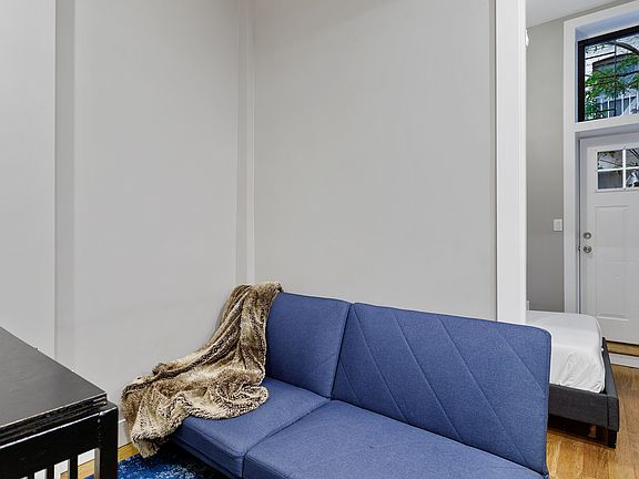 3rd image of 139 Essex St APT B