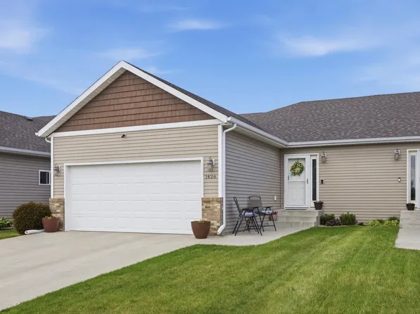 1426 Goldenwood Dr, West Fargo, ND 58078