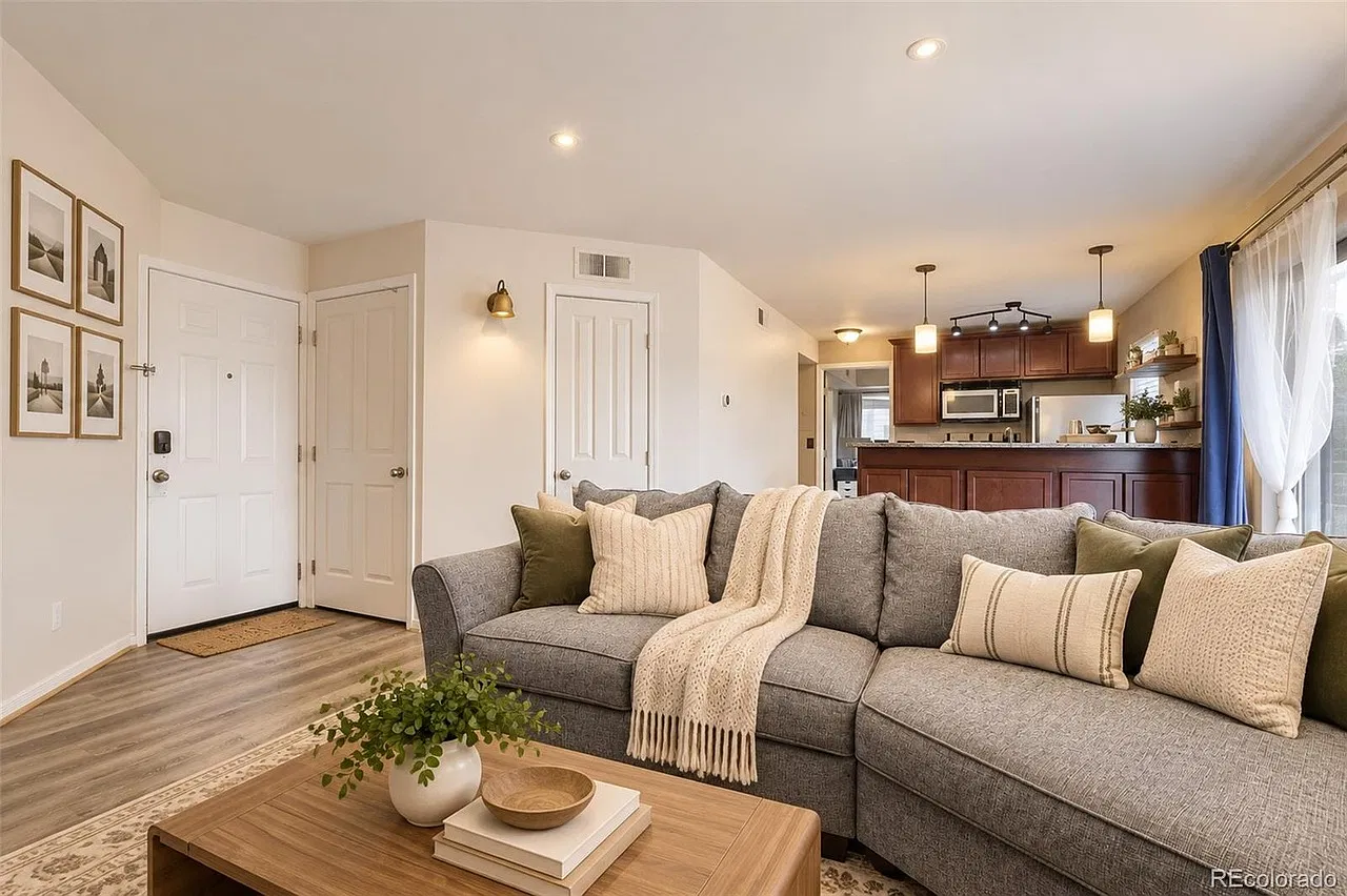 2 bed, 863 sqft, $1,999 — Photo 4