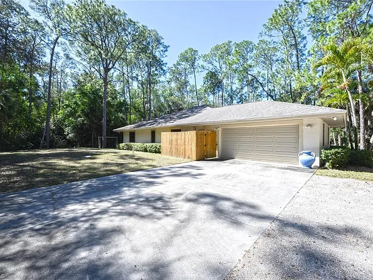 5356 Sycamore Dr — Photo 2