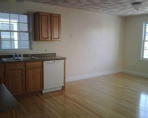 2nd image of 729 Pine St