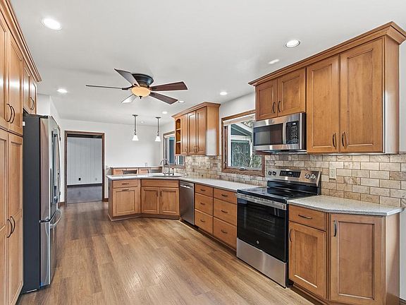 3rd image of 1426 North Westfield Road