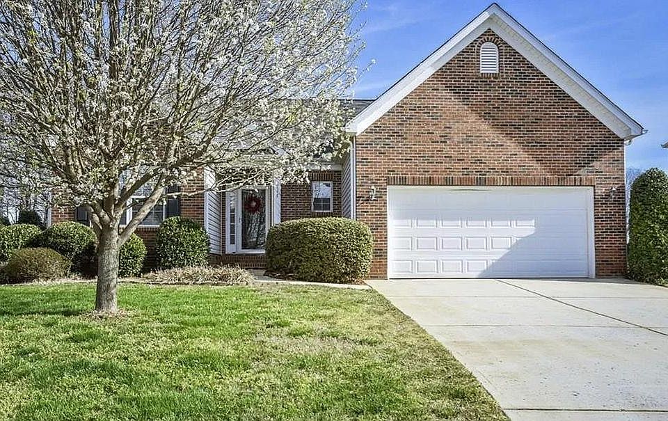 1st image of 117 Planters Dr