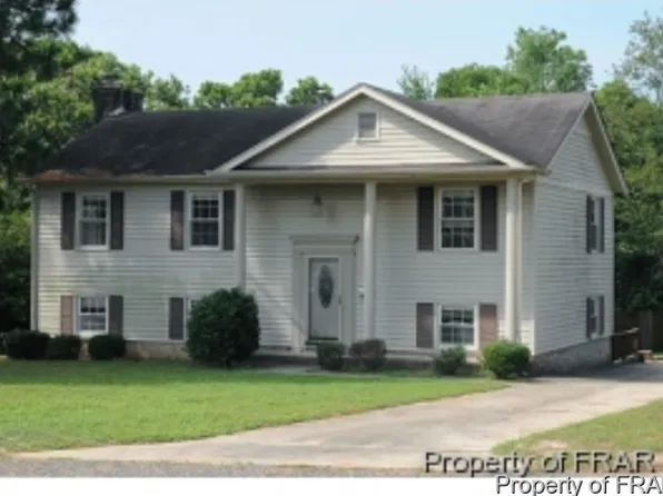 442 Shoreline Dr, Fayetteville, NC 28311
