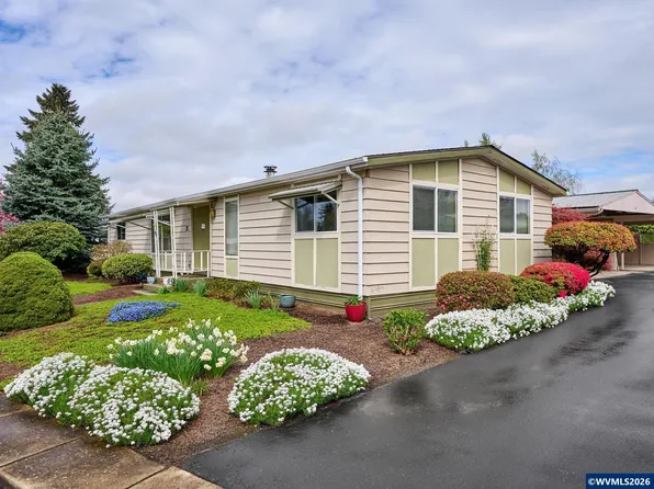 450 SE Lacreole Dr Unit 26), Dallas, OR 97338