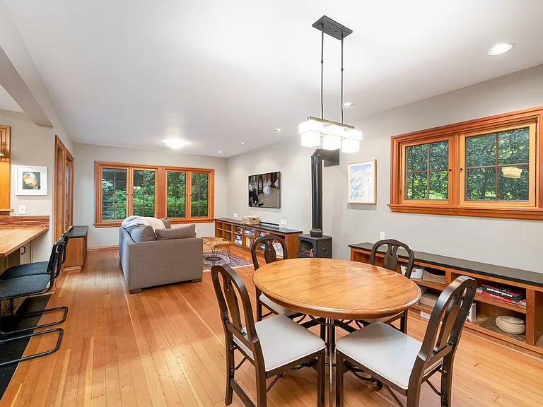 2731 SW Old Orchard Rd — Photo 21