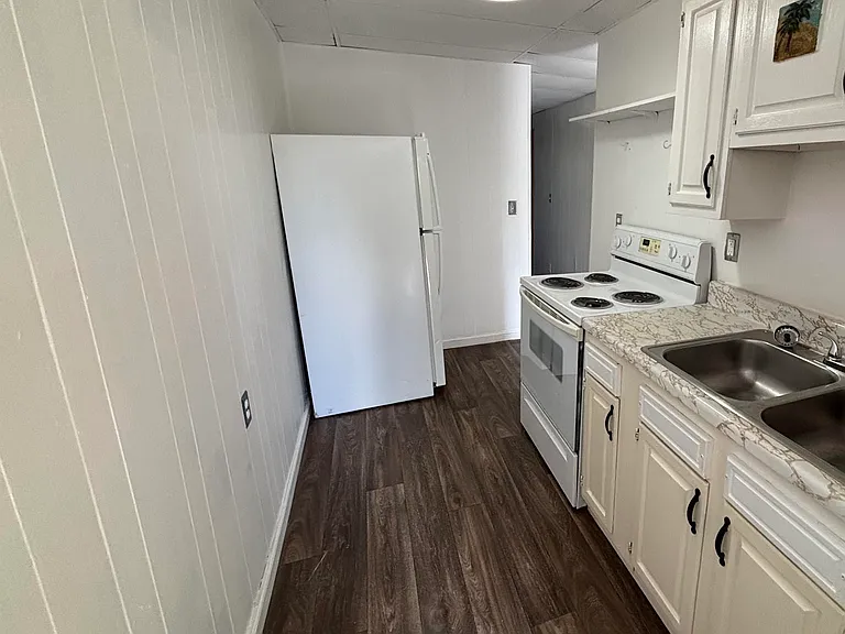 1030 Thornton Ave — Photo 19