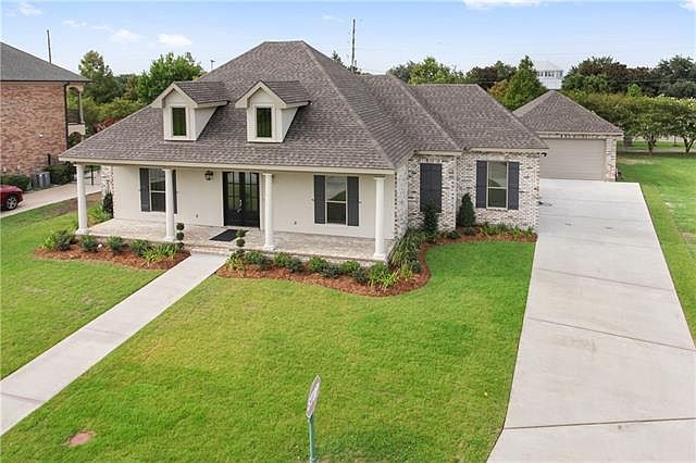 1st image of 77 Dogwood Dr